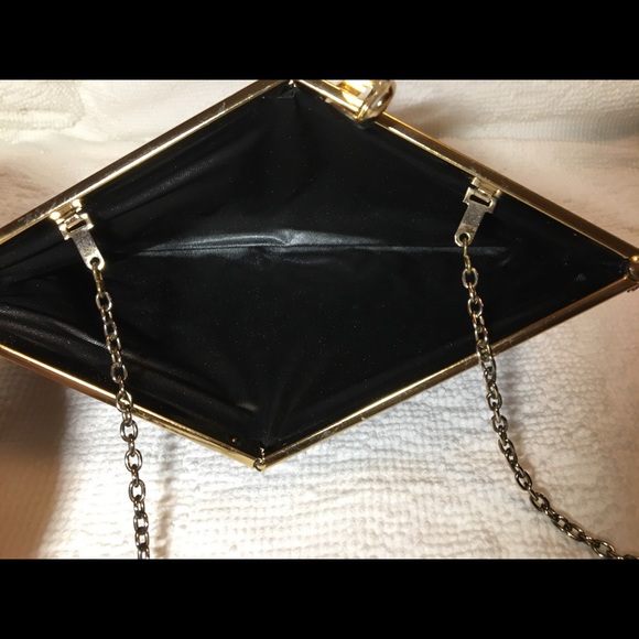 Vintage Clutch w/Hideaway Chain - Picture 5 of 7